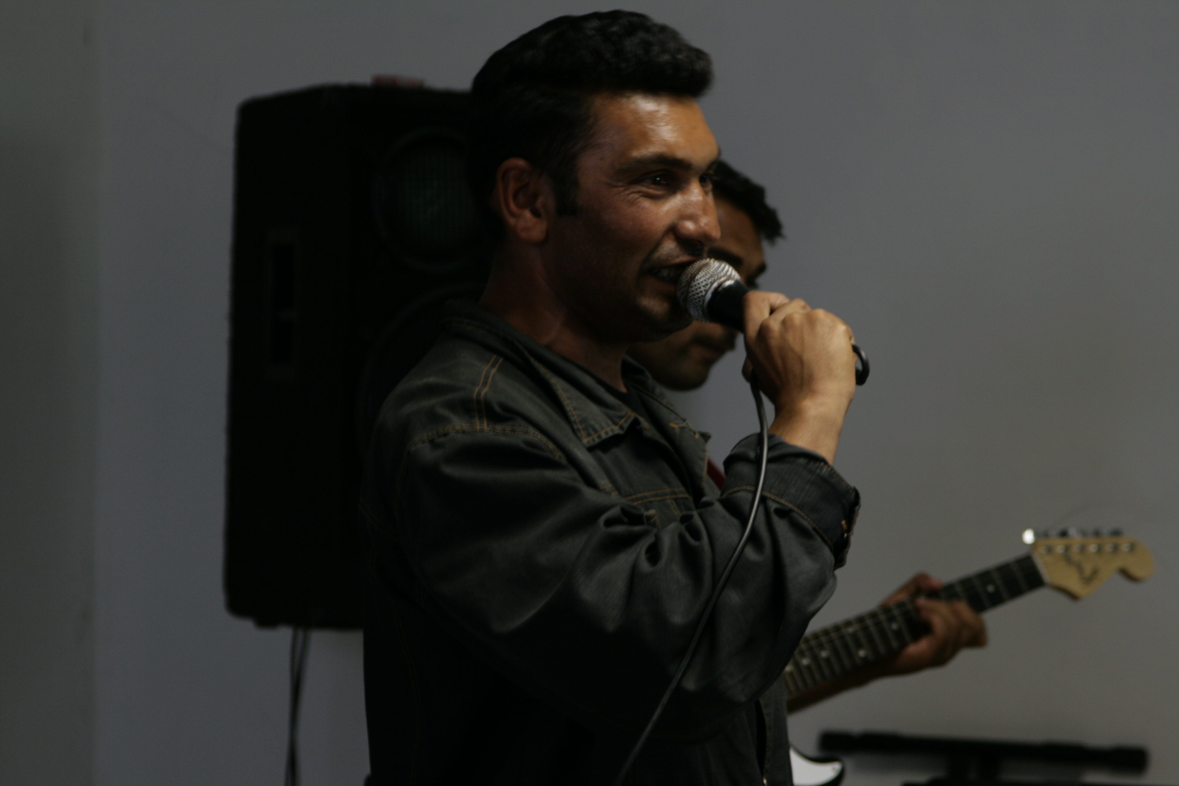 Andalo svetos khere aviľom